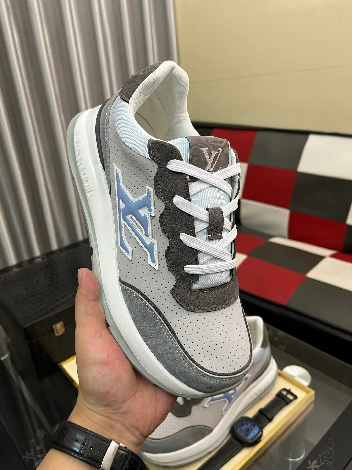 Men's Men's Shoes 💰: 438⌚️⌚️LV Louis Vuitton. The latest fashionable casual shoes are popular in physical stores. New spring and summer comfortable imported custom original cowhide, unique jacquard fabric element design. With sheepskin lining, Lv original bottom, [sun][sun] high-end packaging and high quality💪Details determine the quality, you can enter and leave the counter at will, welcome to compare🇮🇹Number of sizes 38-442️⃣colors available
